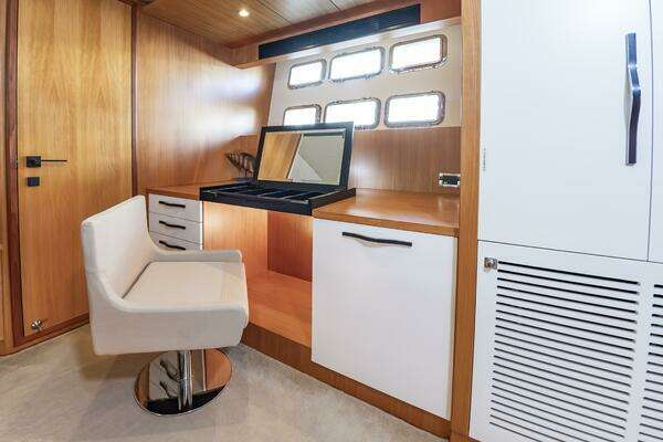 Johnson 93 Flybridge Yacht For Sale