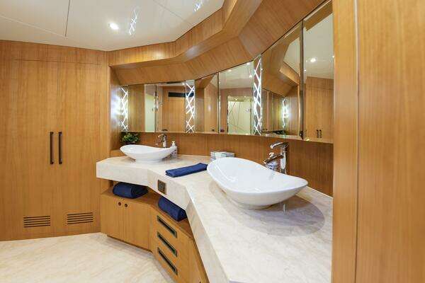 Johnson 93 Flybridge Yacht For Sale