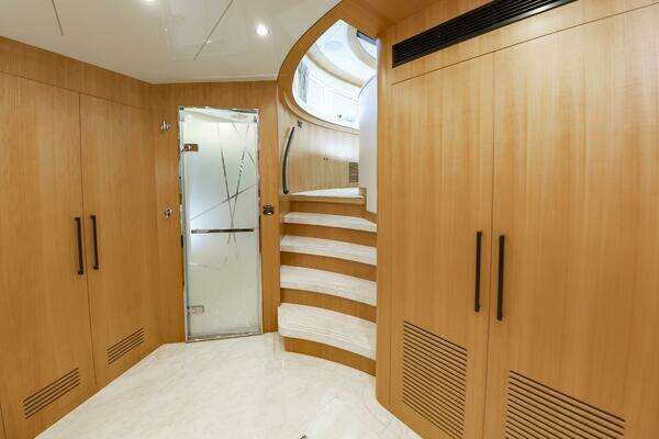 Johnson 93 Flybridge Yacht For Sale