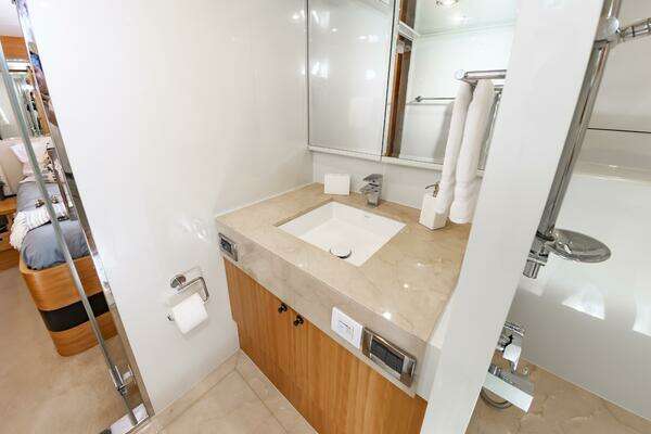 Johnson 93 Flybridge Yacht For Sale