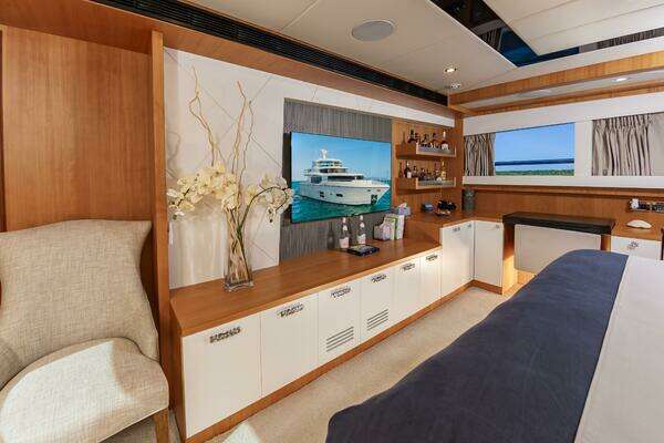 Johnson 93 Flybridge Yacht For Sale