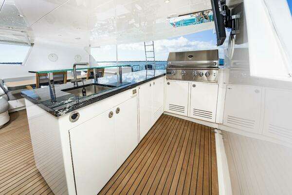 Johnson 93 Flybridge Yacht For Sale