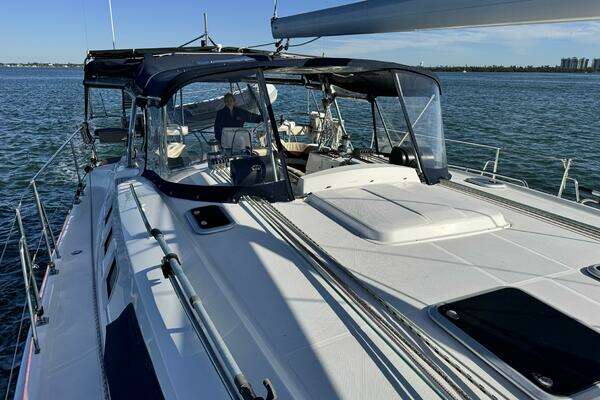 Hunter  Yacht For Sale