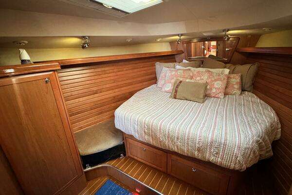 Hunter  Yacht For Sale