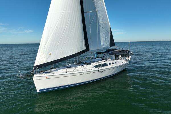 Hunter  Yacht For Sale