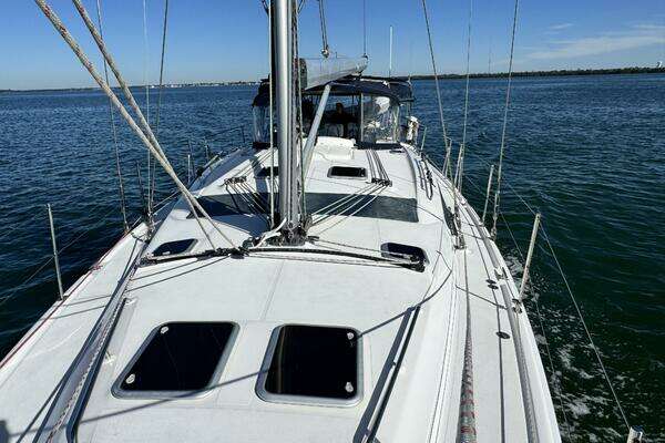 Hunter  Yacht For Sale