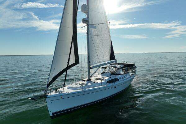 Hunter  Yacht For Sale