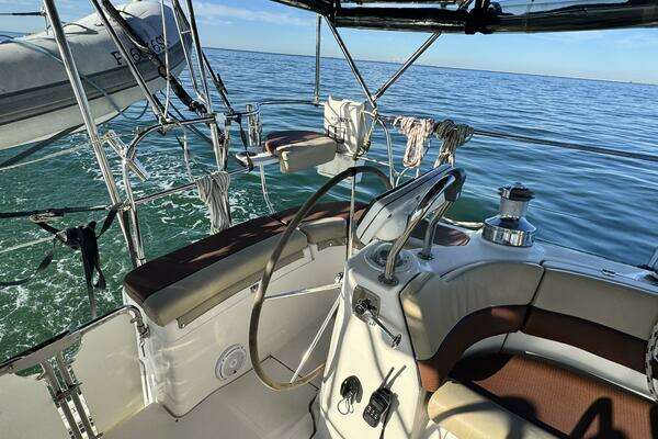 Hunter  Yacht For Sale