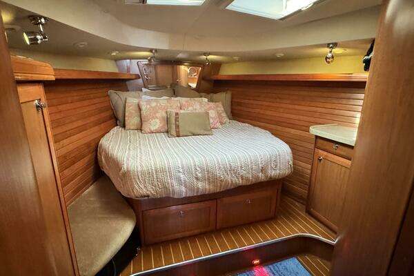 Hunter  Yacht For Sale