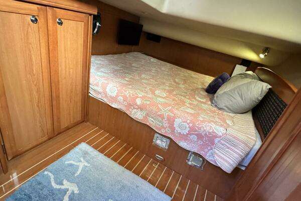 Hunter  Yacht For Sale