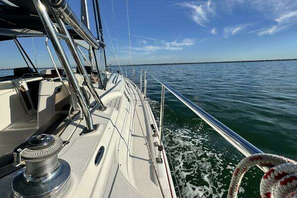 Hunter  Yacht For Sale