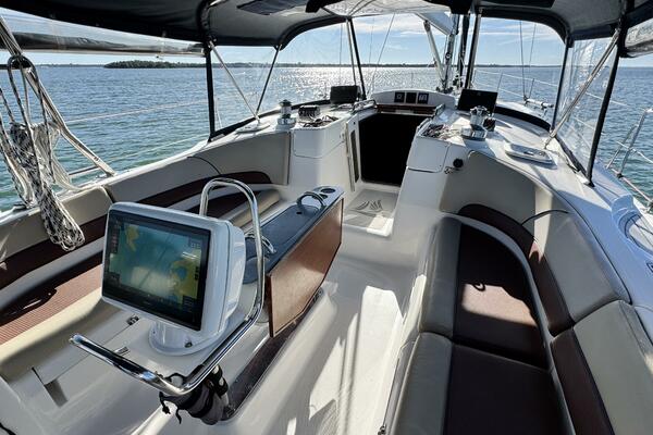 Peregrine  49ft Hunter Yacht For Sale