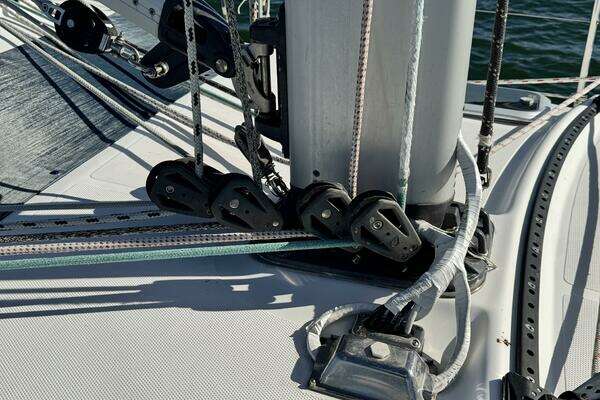 Hunter  Yacht For Sale