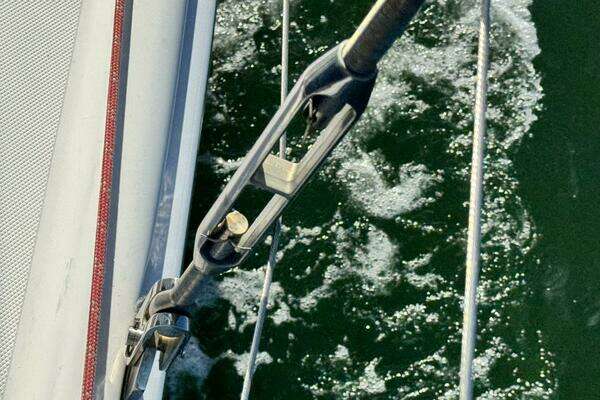 Hunter  Yacht For Sale