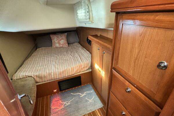 Hunter  Yacht For Sale