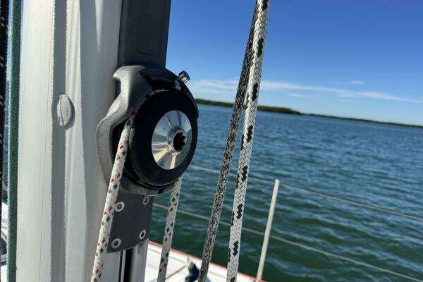 Hunter  Yacht For Sale