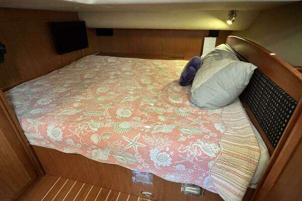 Hunter  Yacht For Sale