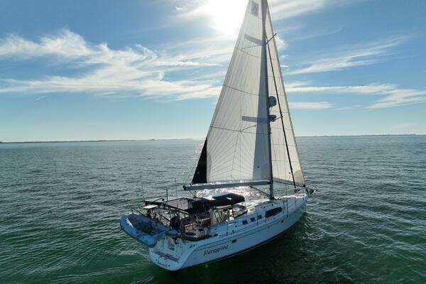 Hunter  Yacht For Sale