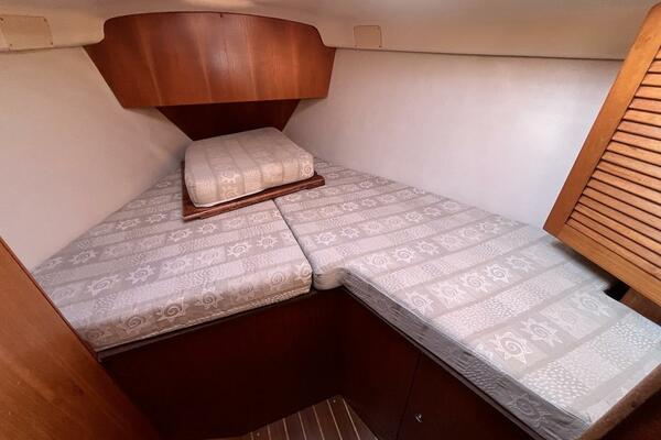 KITCAT 32ft Hunter Yacht For Sale