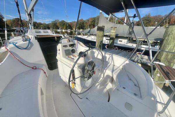 KITCAT 32ft Hunter Yacht For Sale