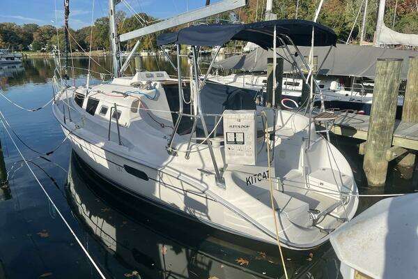 Photo of the 2002 Hunter 326 "KITCAT"