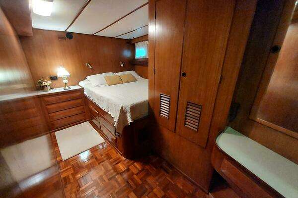 DeFever 52 Offshore Cruiser Yacht For Sale