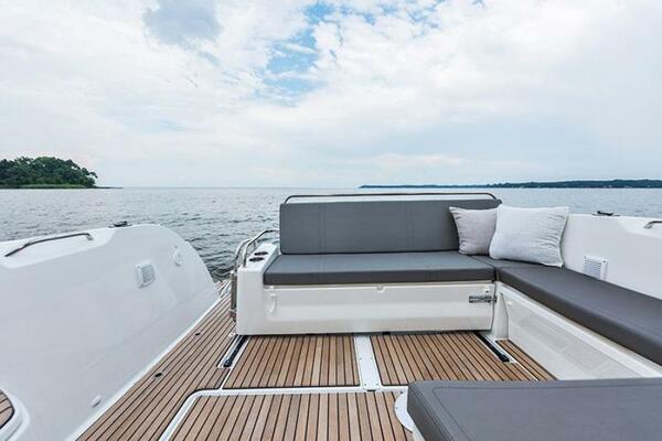 30ft Beneteau Yacht For Sale