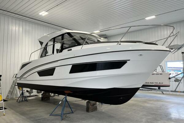 30ft Beneteau Yacht For Sale