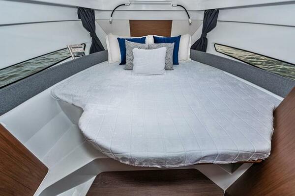 30ft Beneteau Yacht For Sale