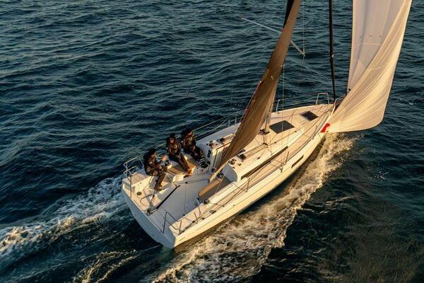 30ft Beneteau Yacht For Sale