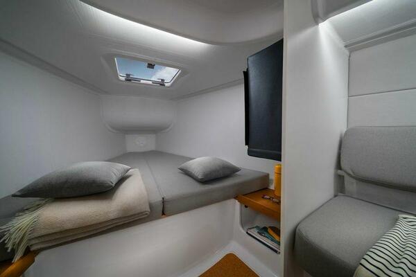 30ft Beneteau Yacht For Sale