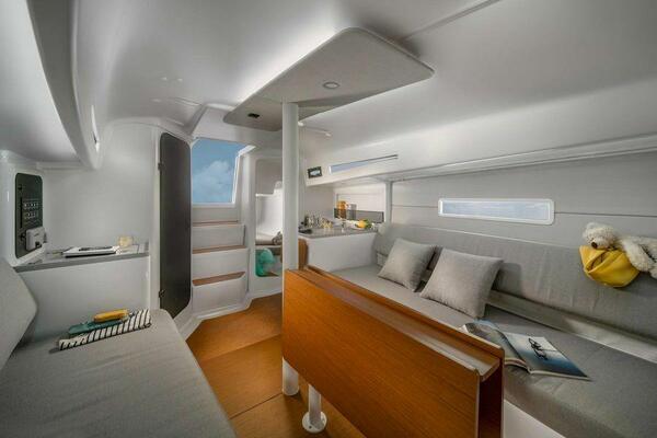 30ft Beneteau Yacht For Sale