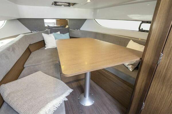 30ft Beneteau Yacht For Sale