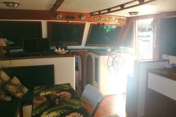 CHB SEDAN-AFT CABIN Yacht For Sale