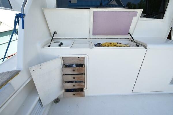 Whaler 48ft Ocean Yacht For Sale