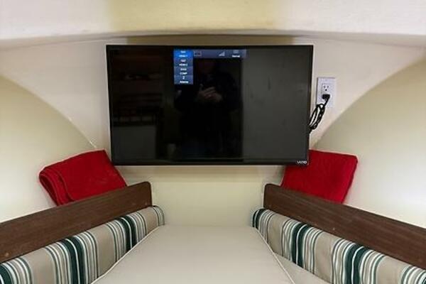 Rhode Waves 27ft Islander Yacht For Sale