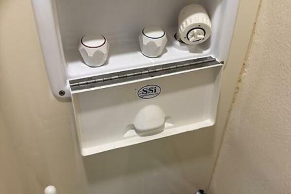 Rhode Waves 27ft Islander Yacht For Sale