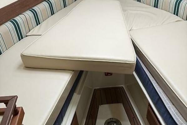 Rhode Waves 27ft Islander Yacht For Sale