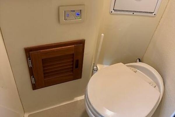 Rhode Waves 27ft Islander Yacht For Sale