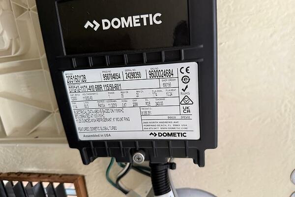 Rhode Waves 27ft Islander Yacht For Sale