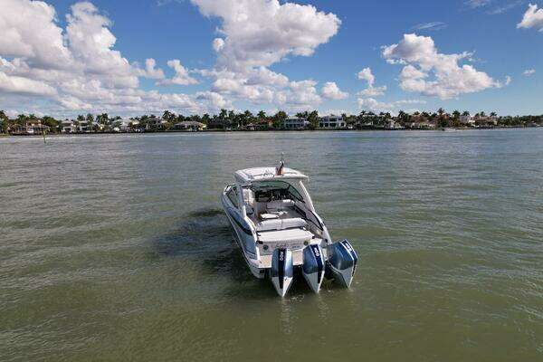 Formula 330 CBR Yacht For Sale