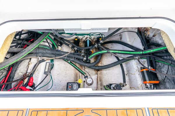 27ft Caymas Yacht For Sale