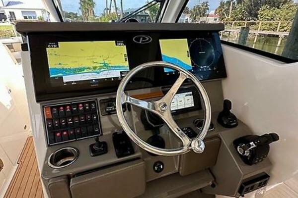 Breeezy 37ft Pursuit Yacht For Sale