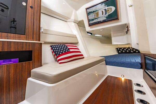 Breeezy 37ft Pursuit Yacht For Sale