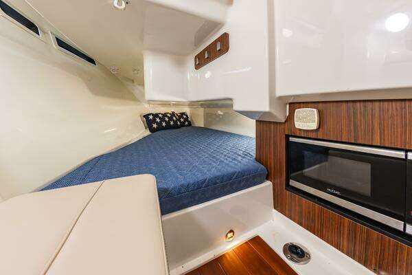Pursuit DC 365 Dual Console Yacht For Sale