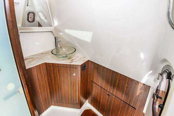 Pursuit DC 365 Dual Console Yacht For Sale