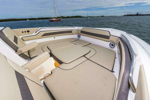 Pursuit DC 365 Dual Console Yacht For Sale