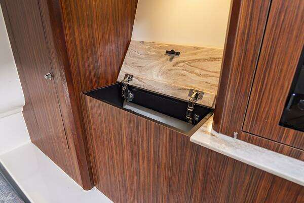 Pursuit DC 365 Dual Console Yacht For Sale