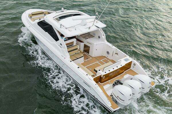 Pursuit DC 365 Dual Console Yacht For Sale