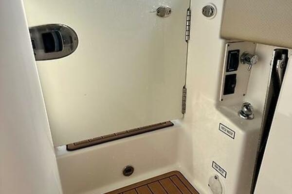 Breeezy 37ft Pursuit Yacht For Sale